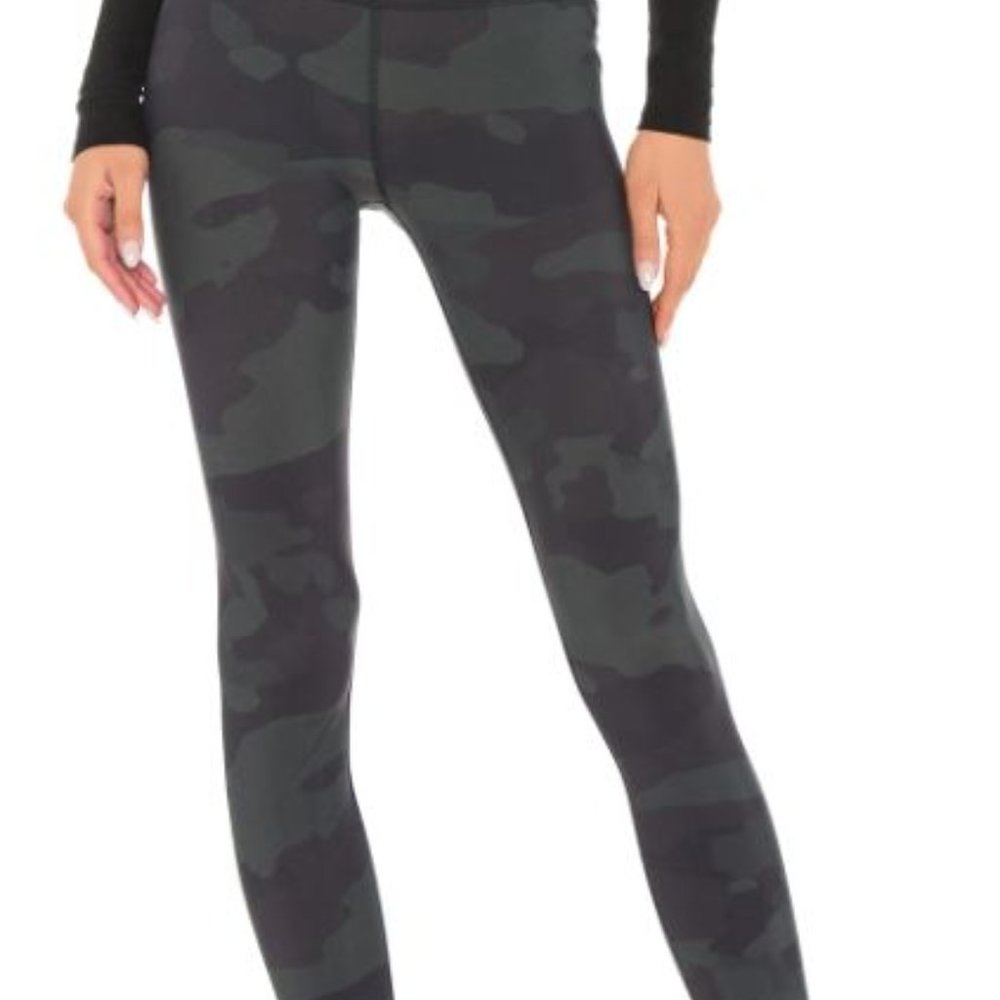 Alo Yoga Vapor Green Camo Print High-Waist Performance Leggings (Medium)